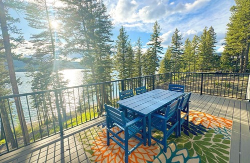 Marion House | Cozy, Pristine Lakefront Escape for Summer or Winter Fun/Built 2016