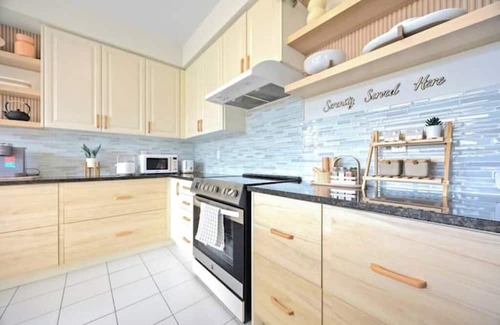 Hamilton Apartment | Unique 2-Storey Design 45mn to Toronto& Niagara