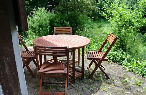 Herbstein House | Holiday Home 'Kleines Landhaus' with Private Garden and Wi-Fi