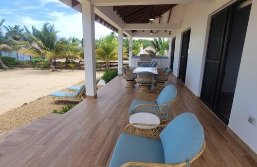 Sittee River House | Beachfront Beach Heaven Beach House
