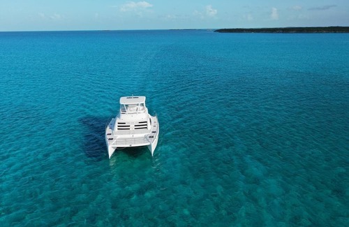 Old Fort Bay Boat Rental | Luxury 47’ Leopard Power Catamaran - Bahamas