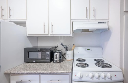 Latin Quarter Apartment | Cozy 1BR Downtown Montreal | Sofa Sleeps 2 | Prime Location