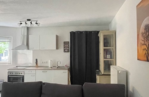 Laar Apartment | OASE in the green backyard (M), ground floor, quiet, carport, pay TV, coffee & tea, bicycles