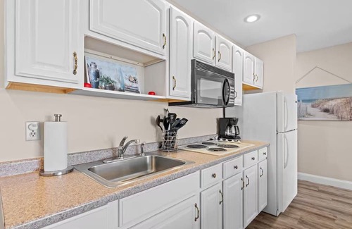 Kewadin House | 🍁 Spacious Hideaway in Torch Lake | Sunrise Views + Golf ➠ 741