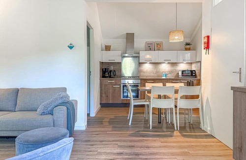 Hoeven House | Beautiful home in Hoeven with WiFi