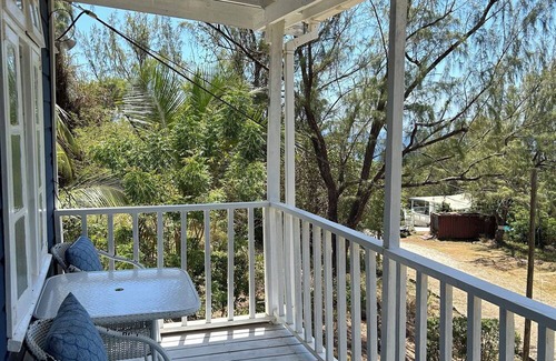 Springfield House | Charming 2-bedroom house in delightful Saint Joseph with AC bedrooms only
