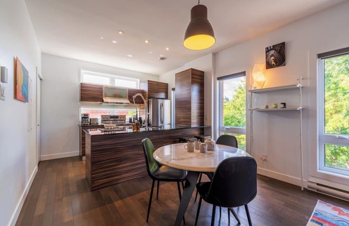Latin Quarter Apartment | Spacious 1BR Condo, work&play in Montréal