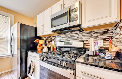 Hartford Condo | Convenient Hartford Condo < 2 Mi to Dtwn!