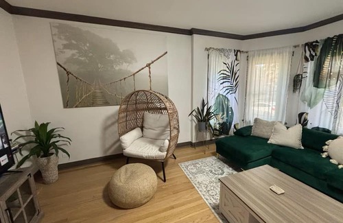 Berwyn House | in Berwyn - 3 bedrooms available
