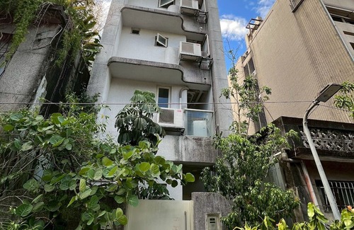 Songshan Apartment | Stylish 4F Large Studio, Taipei, Elevator, AC, 1 unit in a floor, Walk to MRT
