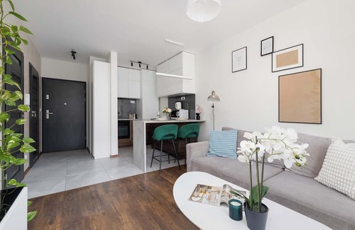 Grzegorzki Apartment | Dąbska 24 Kraków | Light Grey Apartment with Balcony