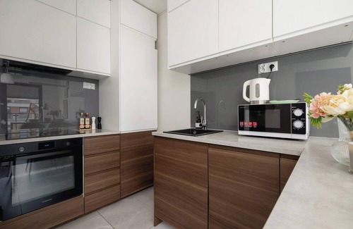 Grzegorzki Apartment | Dąbska 24 Kraków | Light Grey Apartment with Balcony
