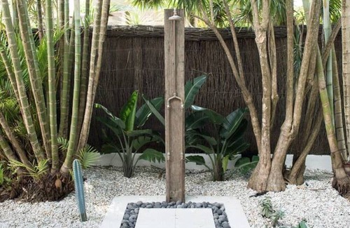 St. Lucia House | Cactus Rose Villa - Private Stay in Byron