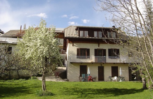 Allos Apartment | Quiet apartment with garden, close to the village