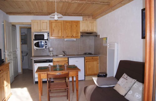 Allos Apartment | Quiet apartment with garden, close to the village