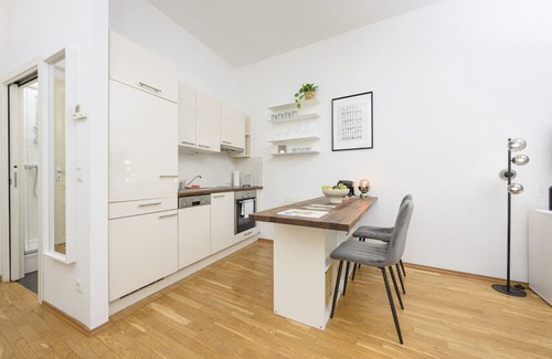 Hutteldorf Apartment | Quiet & Comfortable Studio Apartment in Vienna