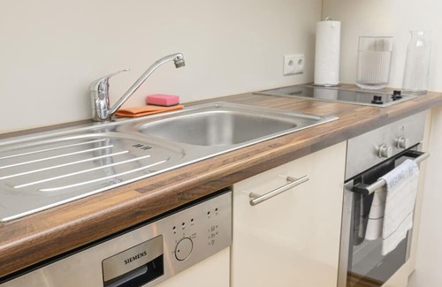 Hutteldorf Apartment | Quiet & Comfortable Studio Apartment in Vienna