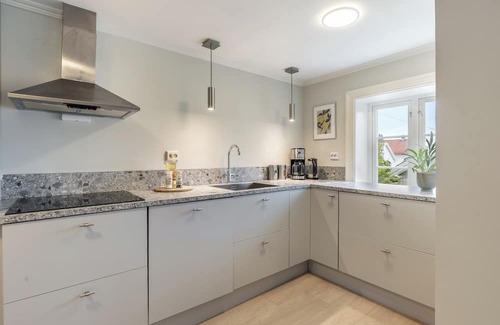 Arendal House | House with 4 Bedrooms – Near Arendal City with Private Parking for 1 car