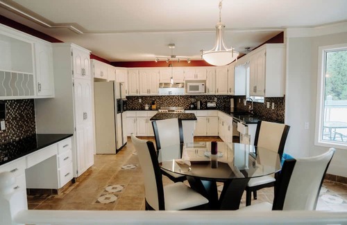 Northeast Edmonton House | The Mansion House