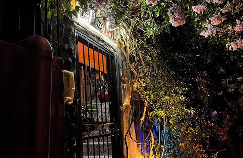 Santa Barbara Apartment | If you are looking for a place to rest or work, this is the place to come and discover.