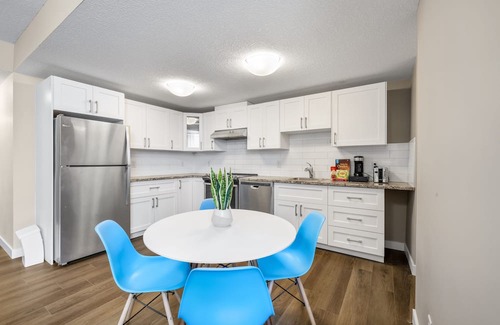 Jasper Place Apartment | Stylish Oasis *Private Fenced Yard* Near WEM Mall
