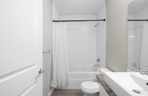 Jasper Place Apartment | Stylish Oasis *Private Fenced Yard* Near WEM Mall