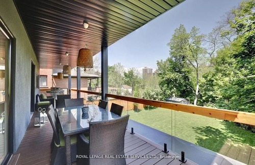 Etobicoke House | Luxury Executive Home close to Golf Course