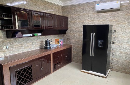 Accra Villa | Spacious 6-bedroom villa in charming Accra with AC