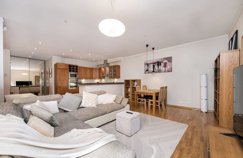 Old Town Apartment | Spacious luxury all inclusive old town flat