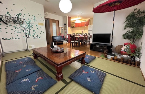Hyakunincho House | Shinjuku 120 sq.m. house/3 min walk from JR Shin-Okubo station/2 bathrooms, 2 toilets, parking/10 min walk from Kabukicho