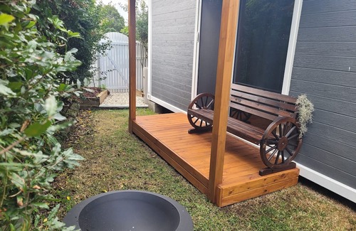 Waratah Apartment | Frankie Manor is a unique pet friendly Tiny home located in Waratah.