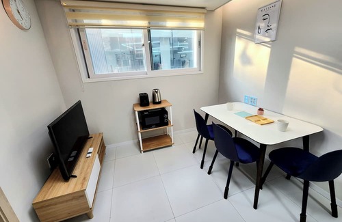 Ahyeon-dong Apartment | Lovely 2-bedroom apartment with AC near Han river and Hongdae