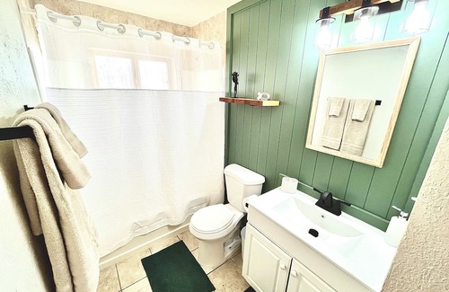 Grants House | Amazing 3-bedroom house with AC in Grants right off historic Route 66