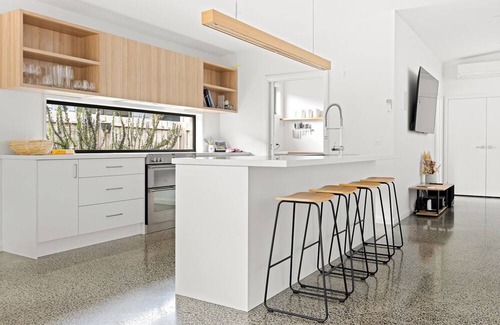 Inverloch Resort | Tea Tree Poolside Retreat