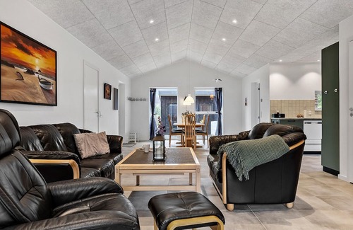 Farvang House | Nice home in Fårvang with outdoor swimming pool