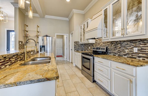 Denham Springs House | Fenced-In Yard & Pond Views: Home 18 Mi to LSU!