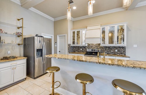 Denham Springs House | Fenced-In Yard & Pond Views: Home 18 Mi to LSU!