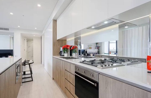 Lidcombe Apartment | MetawiseBnB Executive 2-Bedroom Stadium View Apartment W Parking