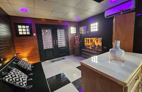 Claxton Bay Apartment | The Studio of Praise