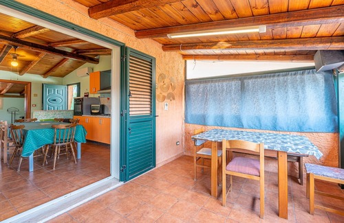 Agnone Bagni Apartment | Apartment 'Casa Pina A Due Passi Dal Mare' with Private Terrace and Air Conditioning
