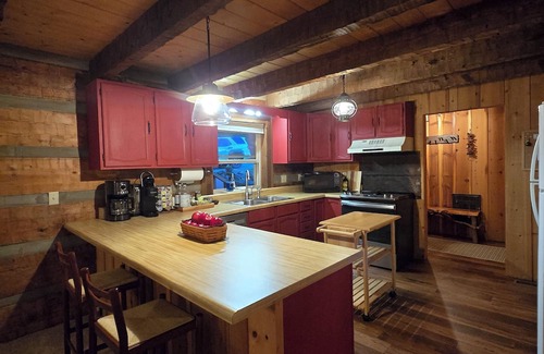 Zionville Cabin | Peaceful Mountain Cabin over 4,600 ft elevation