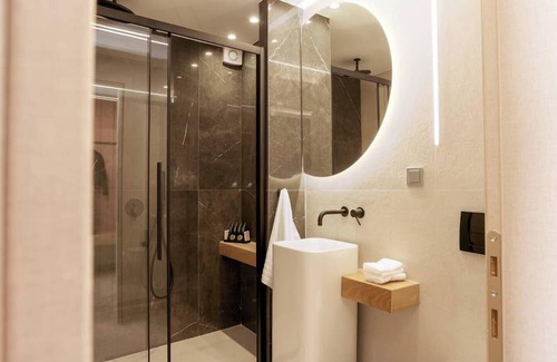 Thessaloniki City Centre Condo | Akti Sea View Suite 5