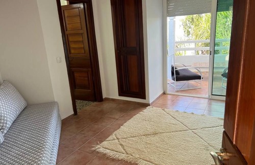 Skhirat Plage Villa | Villa au calme, jardin spacieux et confort moderne