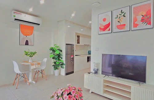 Nhat Tan Apartment | Comfy 1 Bedroom Apartment–Walk to Lottemall Tay Ho