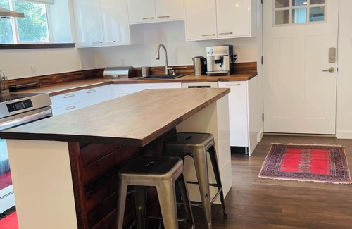 Nelson House | Kidds Cottage Nelson, A fully furnished suite with everything. Just bring gear.