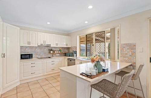 Capalaba Apartment | Spacious 4BR Family Home in Capalaba | Local Charm