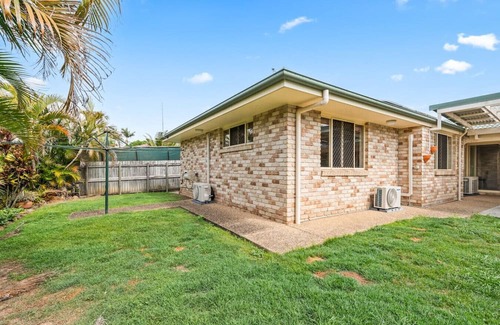 Capalaba Apartment | Spacious 4BR Family Home in Capalaba | Local Charm