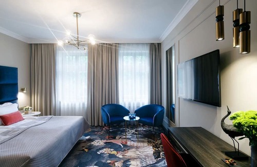 Stradom Hotel | Cultural Haven in Krakow's Heart | Premium Amenities | Elegant Atmosphere