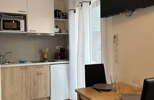 Saint-Vincent-de-Mercuze Apartment | La Maisonnette and its garden in Chartreuse