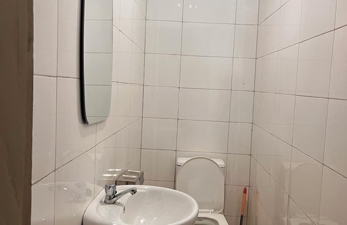 Eastern Region Apartment | Marvelous apartment with AC in vibrant Somanya